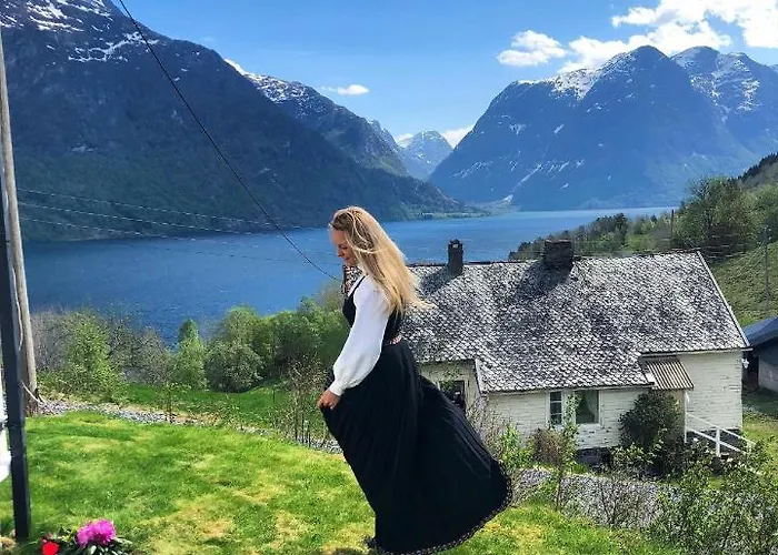 Tunold Gard - Karhus